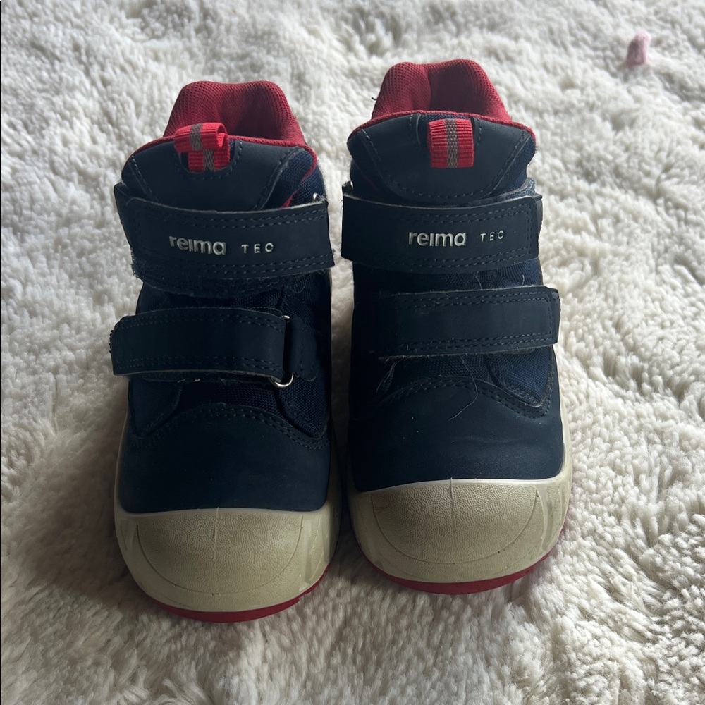 Reima Passo hiking Black and Red Shoes